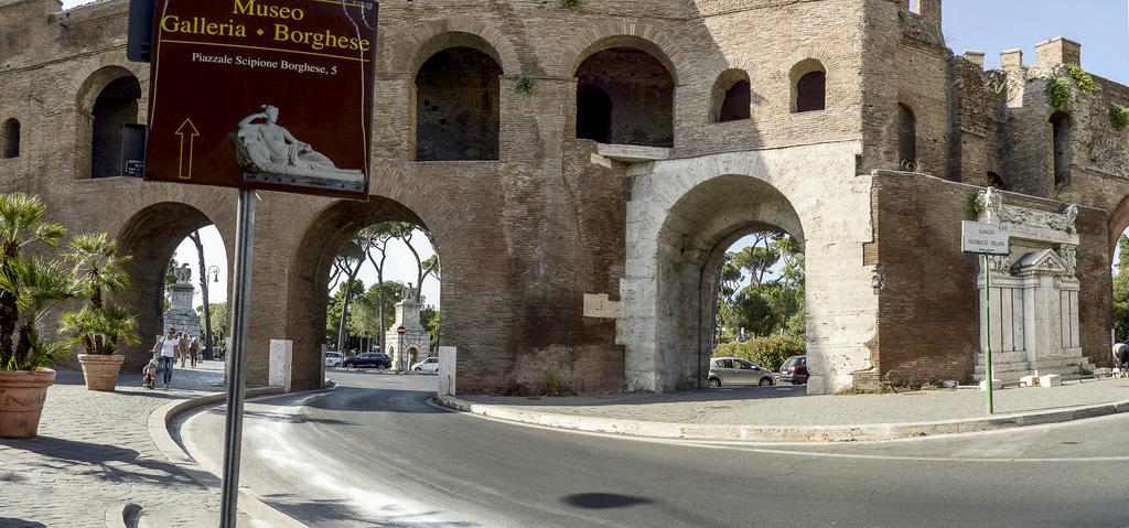 Relais At Via Veneto 2*