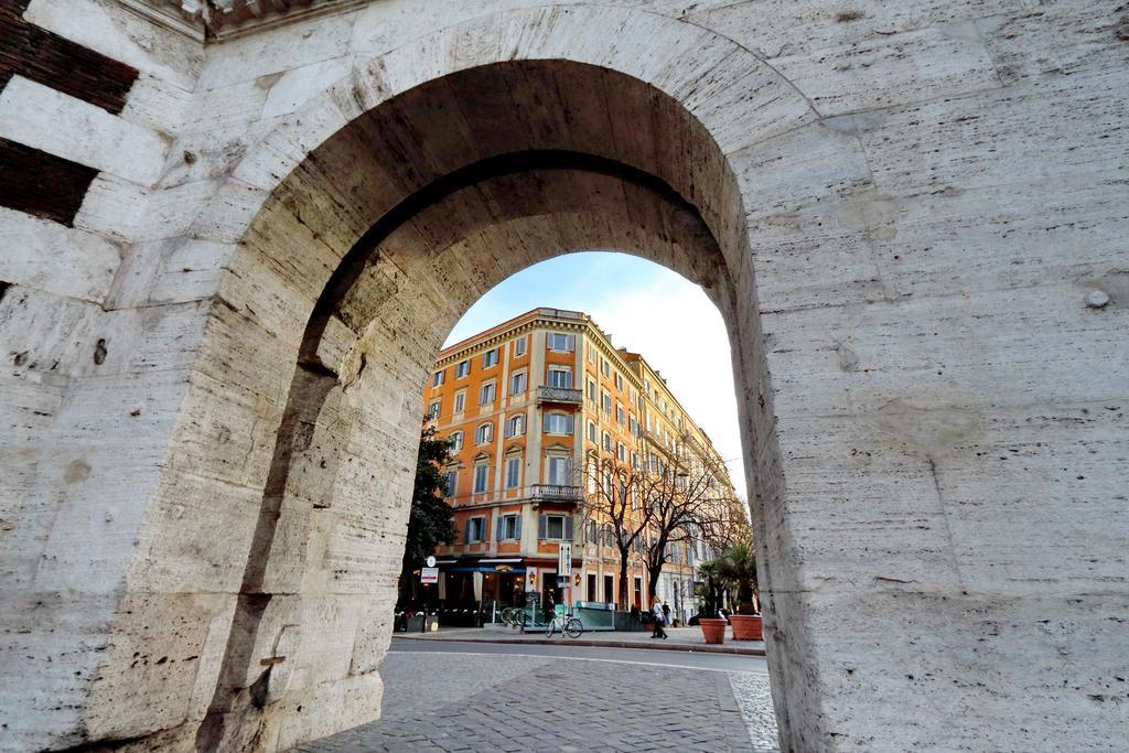 Relais At Via Veneto 2*